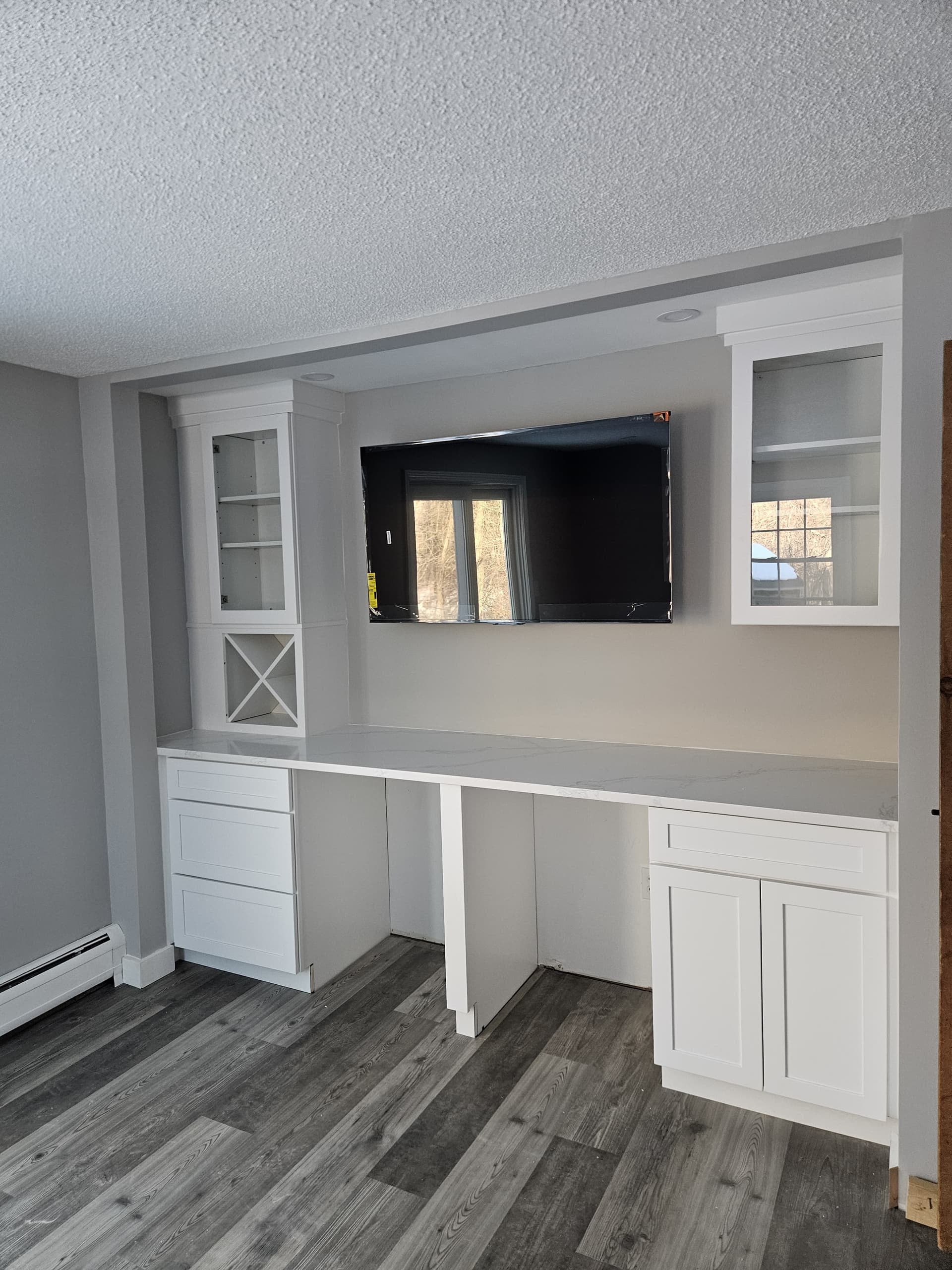 Gallery photos for Stylish Built-In Entertainment Unit: Image #1