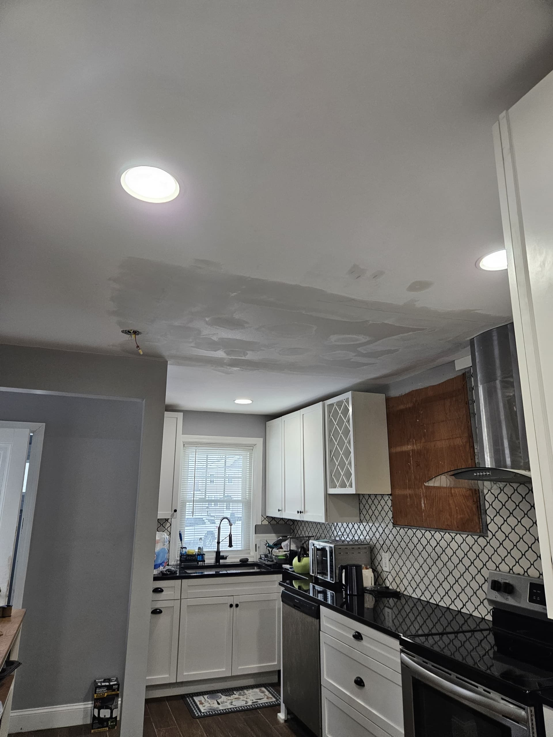 Gallery photos for Stylish Window Upgrade and Fresh Kitchen Look: Image #2